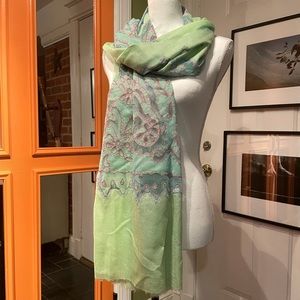 Lovely green & blue scarf. Beautiful detail.